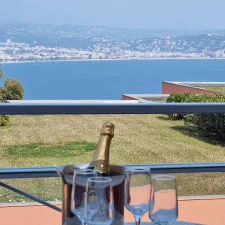 2 Pieces Vue Panoramique Sur Et Baie De Cannes * Théoule-sur-Mer