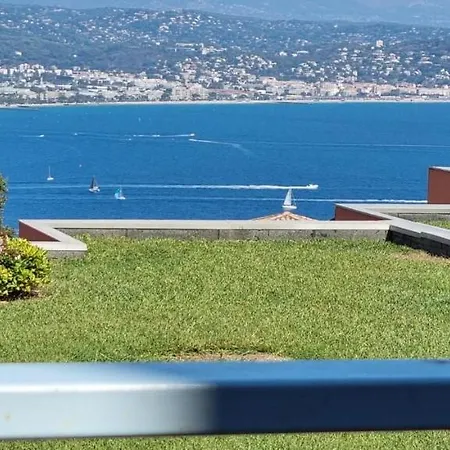 Lejlighed 2 Pieces Vue Panoramique Sur Et Baie De Cannes
