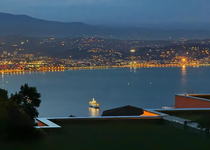 شقة 2 Pieces Vue Panoramique Sur Et Baie De Cannes تيول سور مير